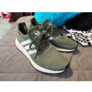 Women's Adidas Tennis Shoes